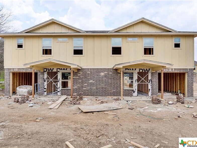 Brand new!!! - 605 Stringer St