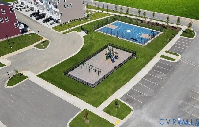 Building Photo - 435 Burden Dr