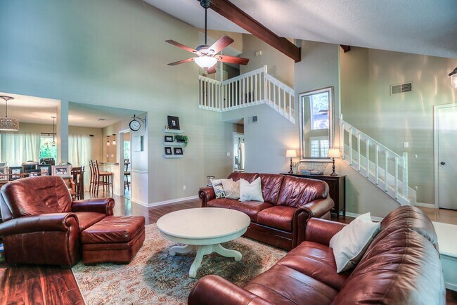 Building Photo - 24 Edgewood Forest Ct