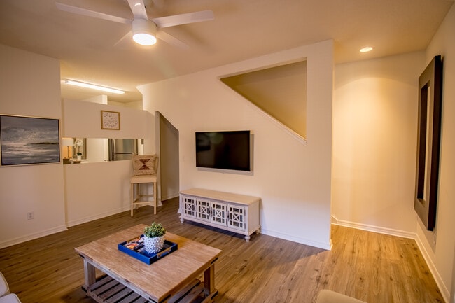 Building Photo - The French Quarter