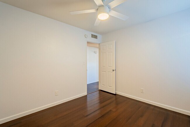 Building Photo - Three Bedrooms & POOL in 85254!