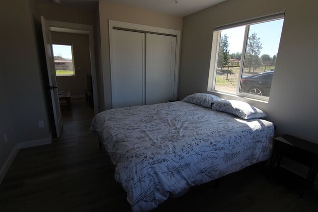 Building Photo - 2 Bedroom, 1 Bath home