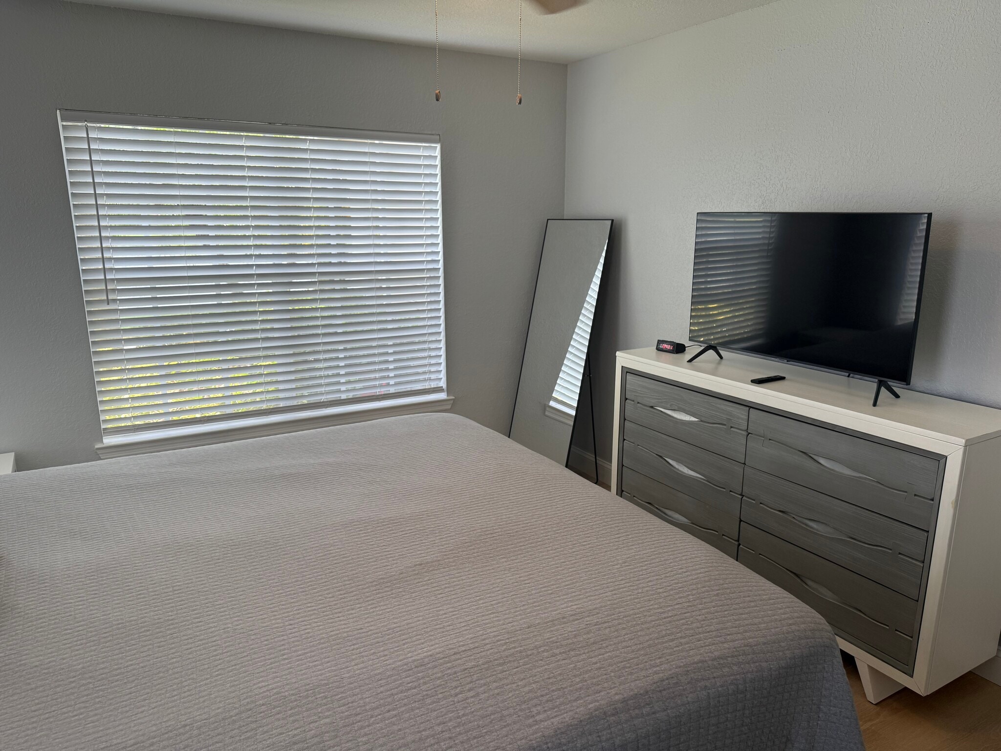 Building Photo - 8933 Manor Loop