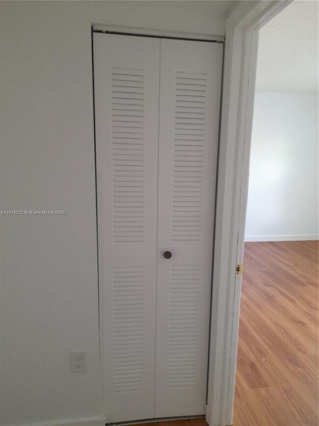 Building Photo - 551 NW 82nd Ave