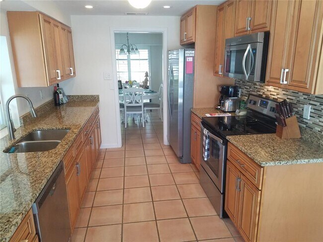 Building Photo - 2745 Cardwell Way