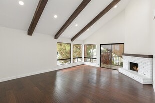 Building Photo - 216 W Escalones