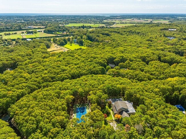 Building Photo - 1 Paumanok Rd