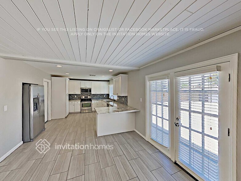 Building Photo - 2130 E Concorda Dr