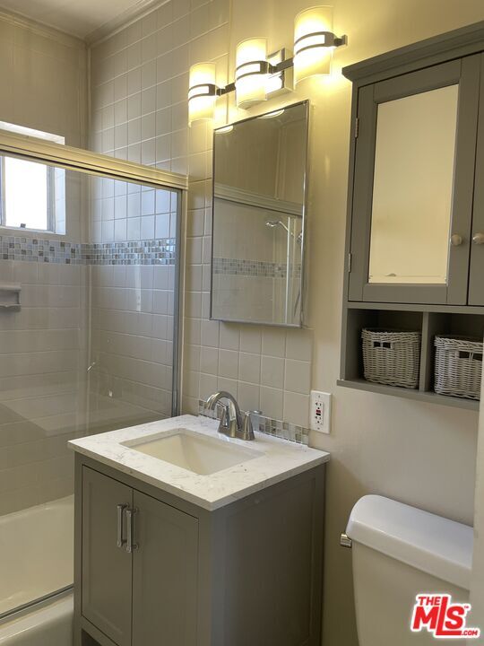 Building Photo - 5048 Enfield Ave