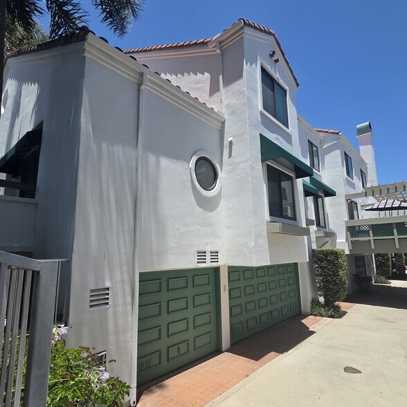 Building Photo - 7492 Seabluff Dr