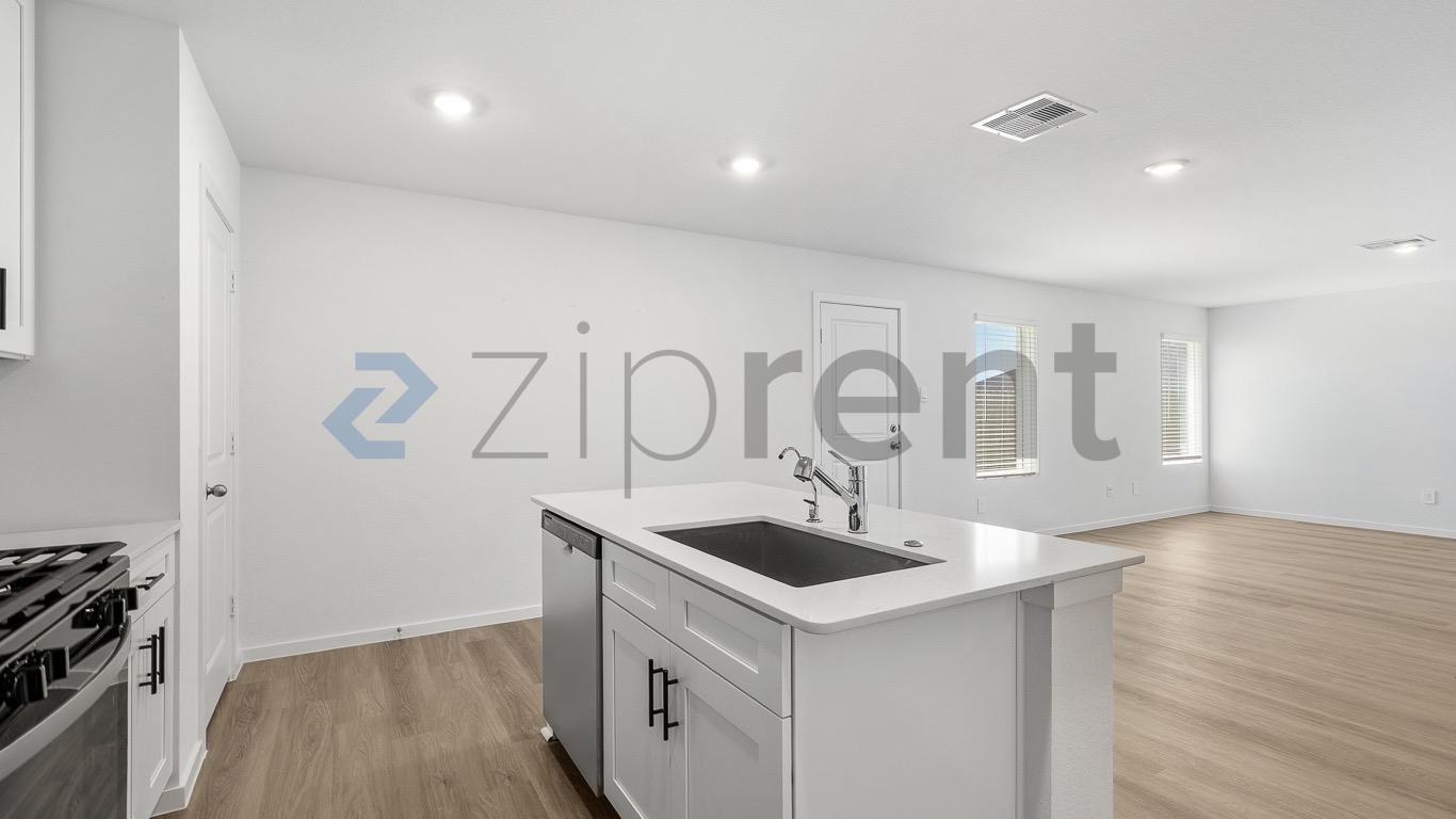 Building Photo - Unit
