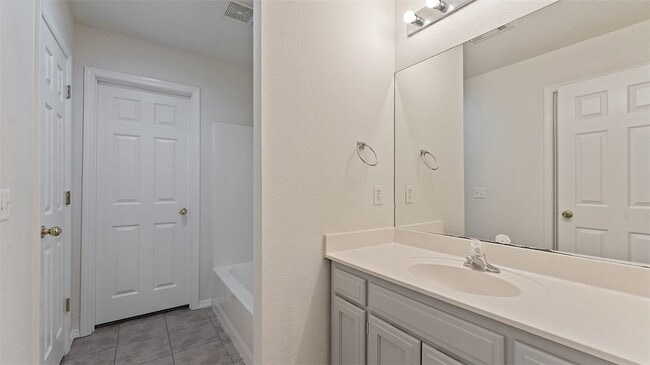 Building Photo - 3000 SW Windrift Ave