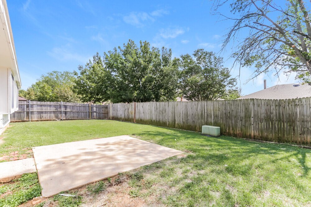 Building Photo - 3309 Country Creek Ln