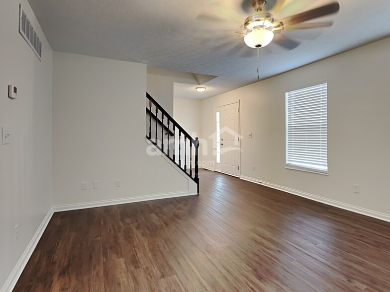 Building Photo - 2159 Glenview Dr