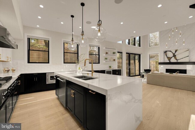 Building Photo - 4913 Sherier Pl NW