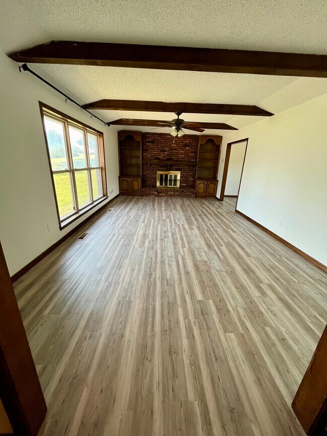 Building Photo - 14731 E 96th St N