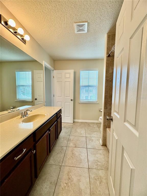 Building Photo - 2504 Amati Dr