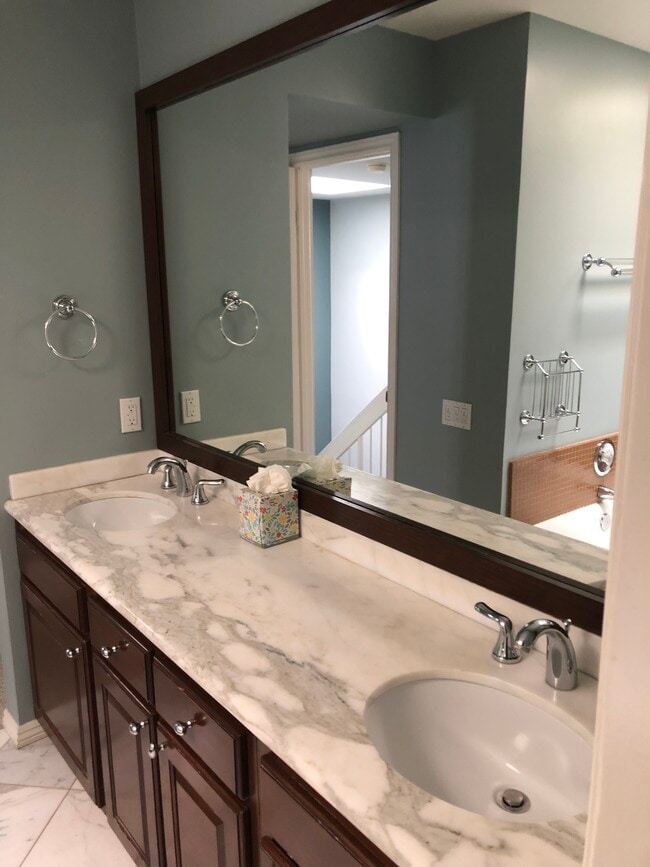 Master Bath with double sink - 824 16th St