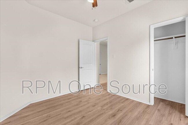 Building Photo - 1729 Park Trails Blvd