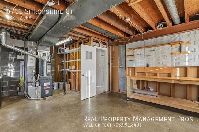 Building Photo - 5711 Shropshire Ct