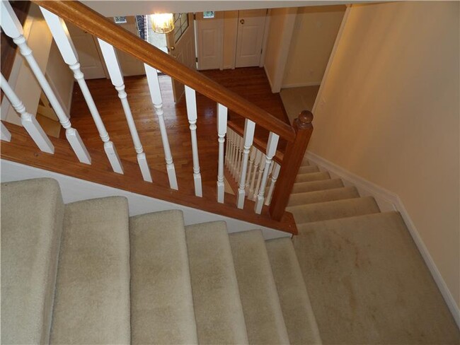 Building Photo - 10201 Hartwood Ct