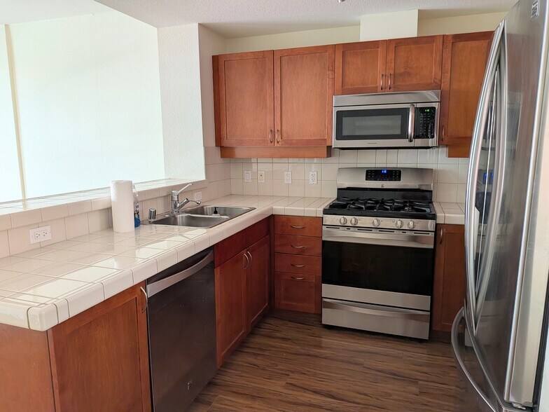 Building Photo - 1240 India St