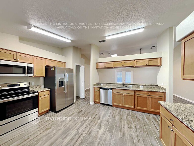 Building Photo - 2399 Sweetwater Blvd
