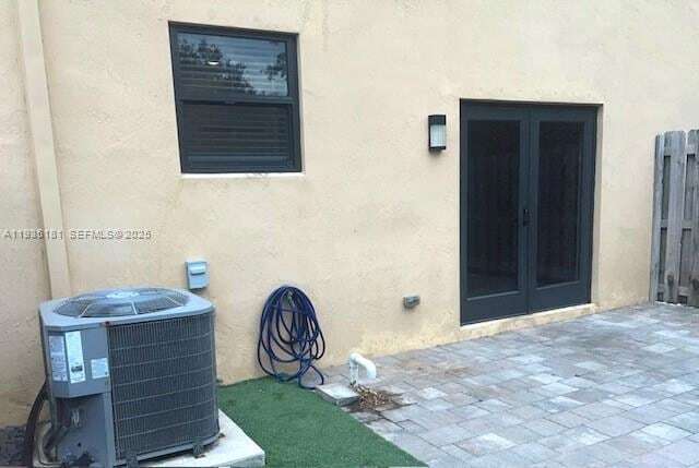 Building Photo - 5505 NW 27th Ct