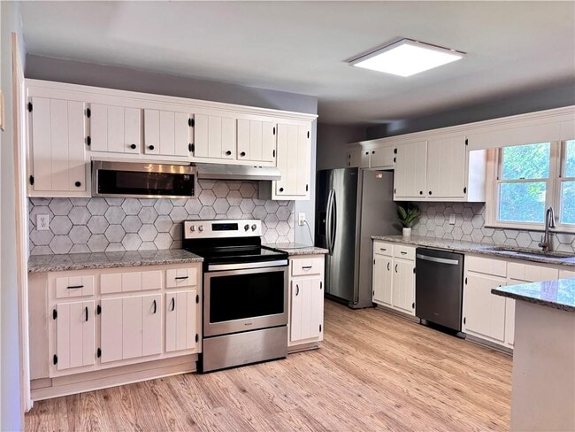 Building Photo - 462 Gibson Trail