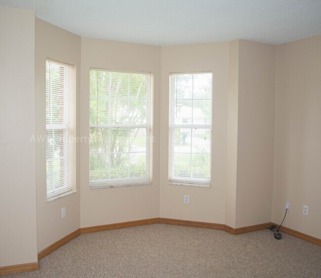 Building Photo - 14 Wood Amber Ln