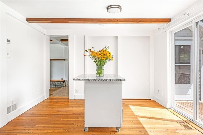 Building Photo - 214 Highland Rd