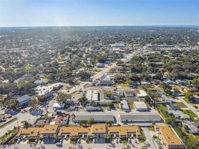 Building Photo - 610 Indian Rocks Rd N