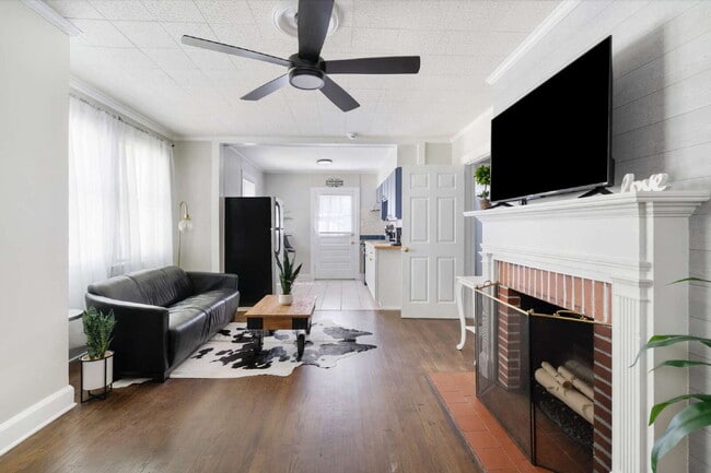 Building Photo - Cozy Living in the Heart of Wilson