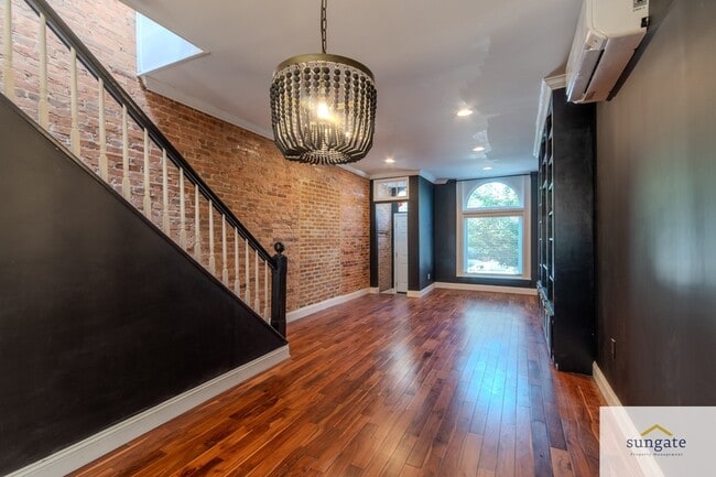 Building Photo - 503 S East Ave