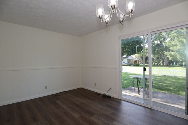 Building Photo - 3 Bedroom Thorntown Rambler!