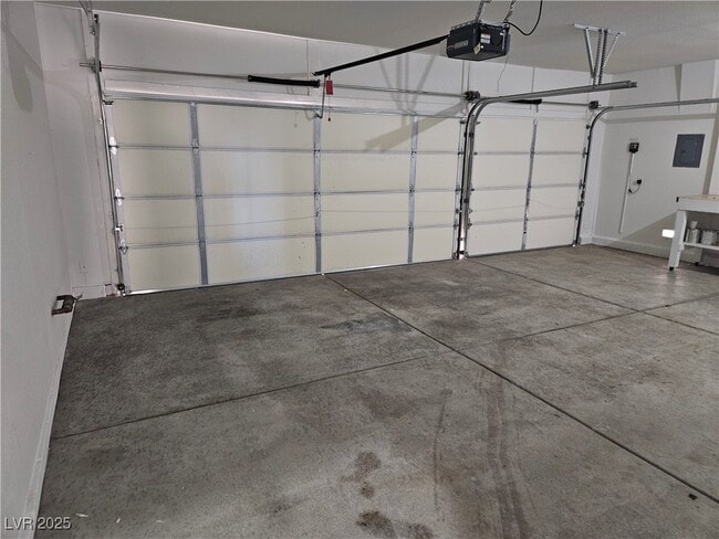 Building Photo - 10134 Reflection Brook Ave