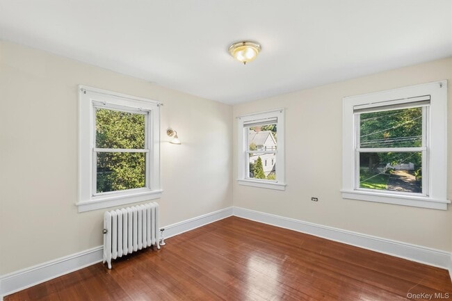 Building Photo - 15 Ferncliff Rd