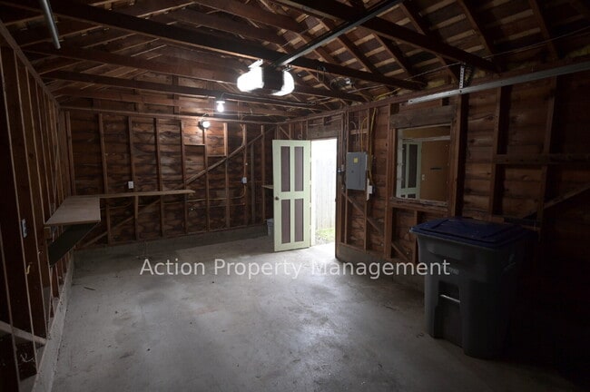 Building Photo - 2 bed, office, 2 bath, 1 car garage, in Sequim