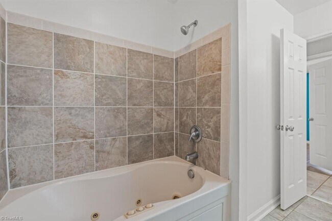 Building Photo - 1720 Gavin Dr