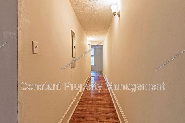 Building Photo - 1166 Bond St