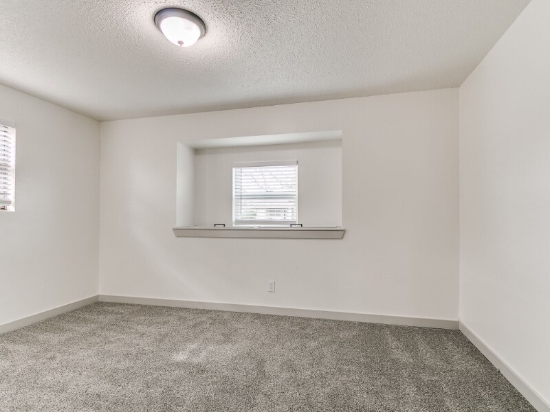 Building Photo - 1112 N Norman Ave