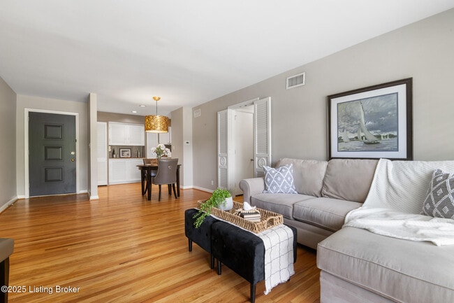 Building Photo - 2705 Riedling Dr