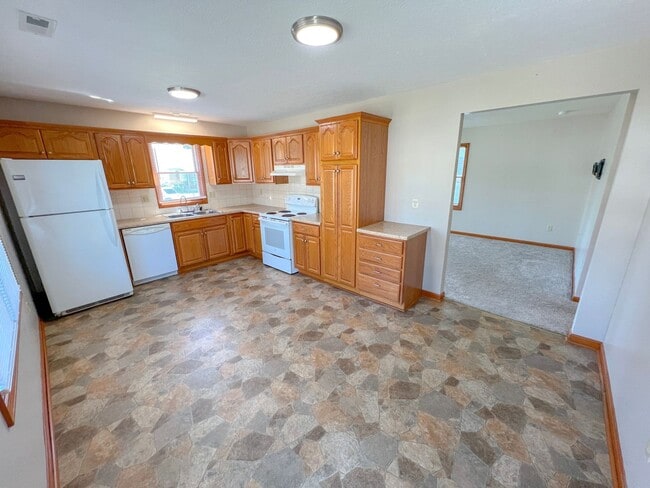 Building Photo - Gorgeous 3BR Ranch Rental Home in Newark - Available Mid August!