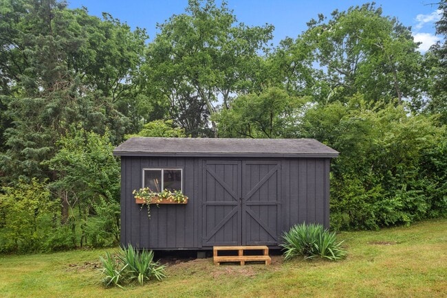 Building Photo - Beautifully Updated 4BR 2BA Home in Madiso...