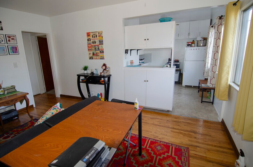 Building Photo - 835 N Wilton Pl