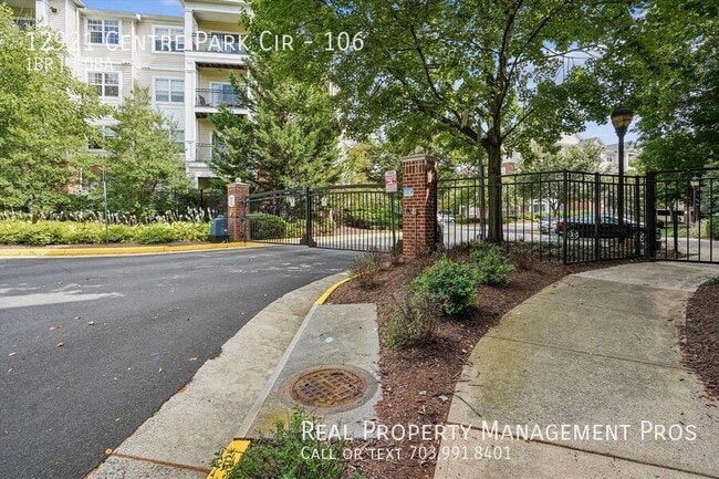 Building Photo - 12921 Centre Park Cir