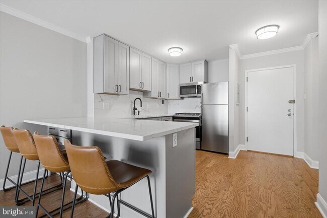 Building Photo - 1301 20th St NW