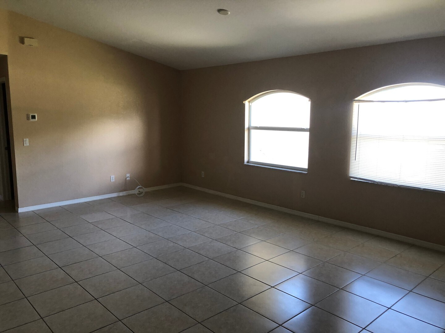 Building Photo - Coming soon ! 3 bedroom 2 bathroom single family home
