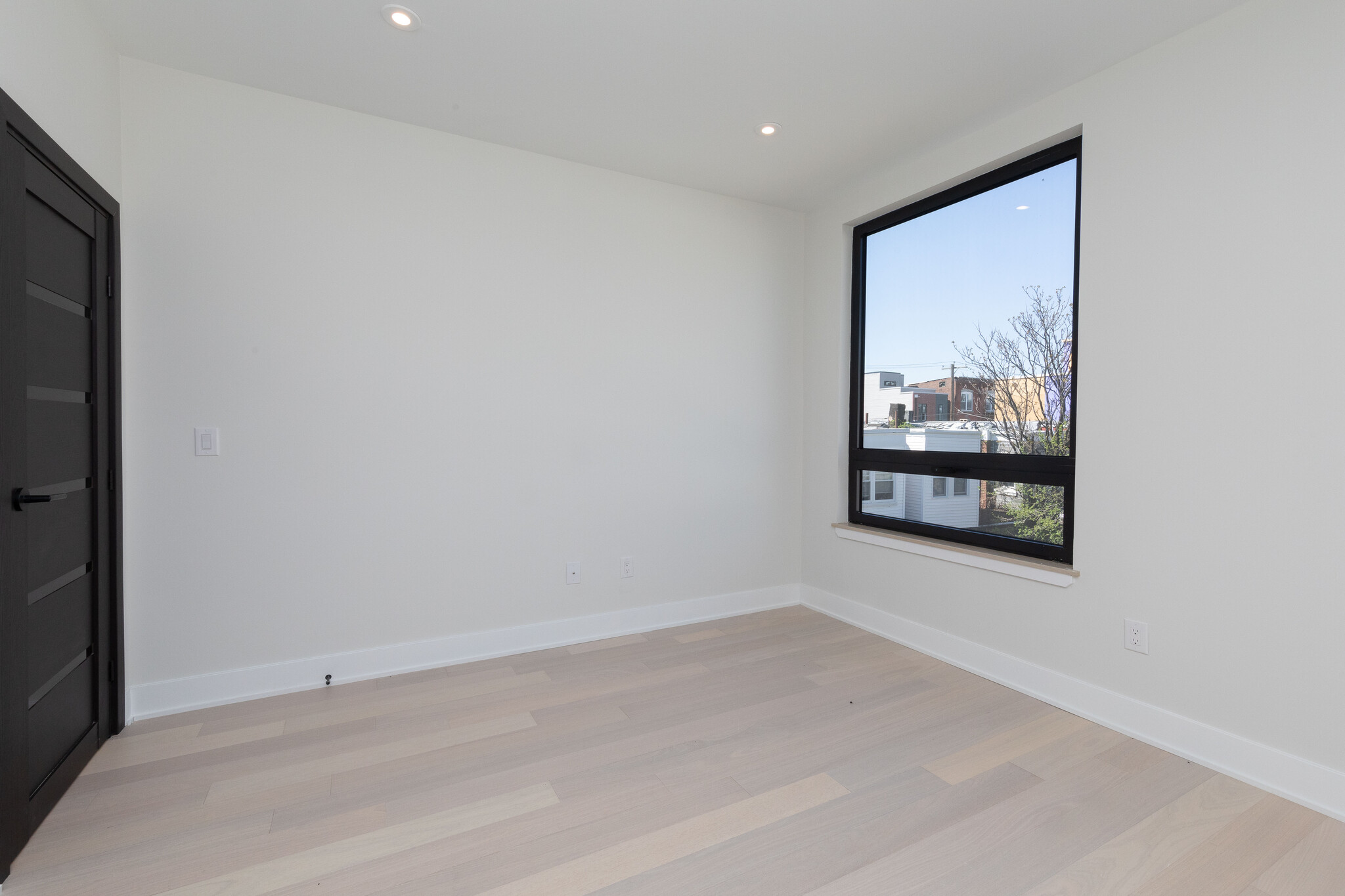 Building Photo - 2541 Turner St