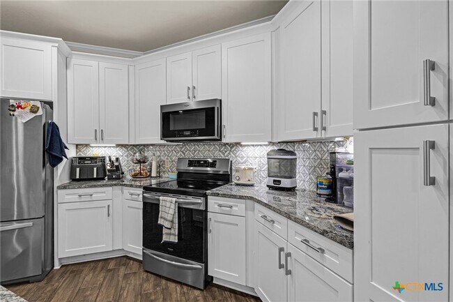 Building Photo - 606 Lantana St